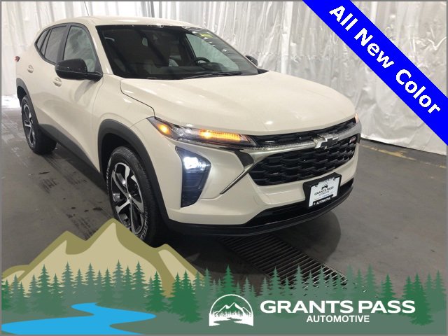 2026 Chevrolet Trax RS's photo