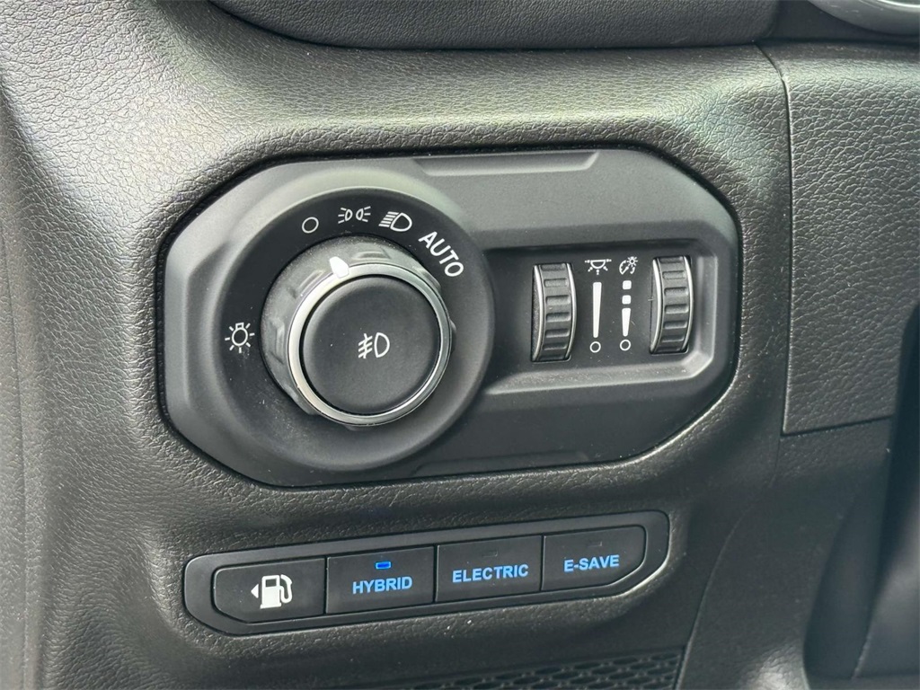 2022 Jeep Wrangler Unlimited Sahara 4xe photo 26