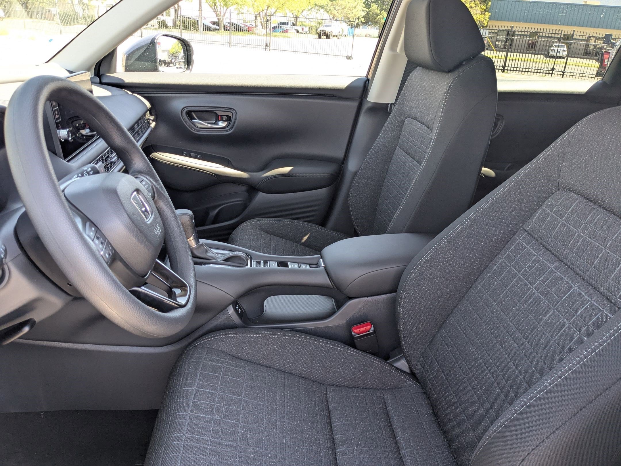 2026 Honda HR-V LX photo 13