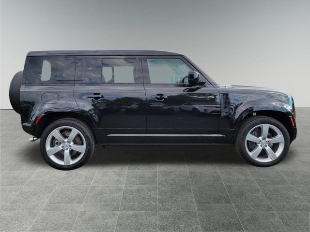 2025 Land Rover Defender 110 X-Dynamic SE photo 5