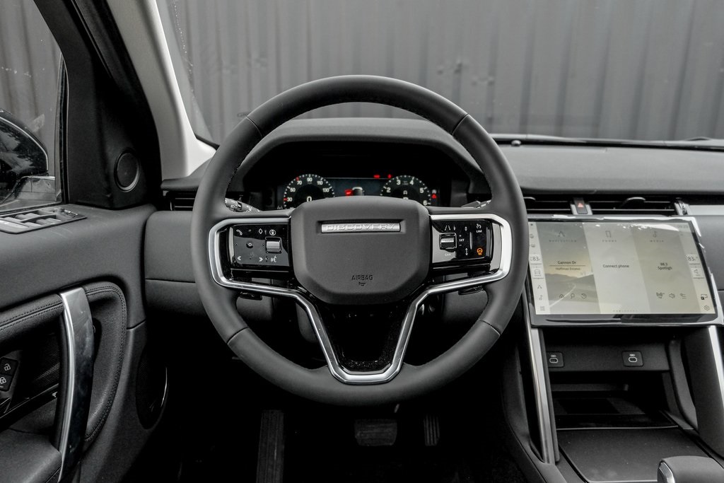 2025 Land Rover Discovery Sport S photo 15