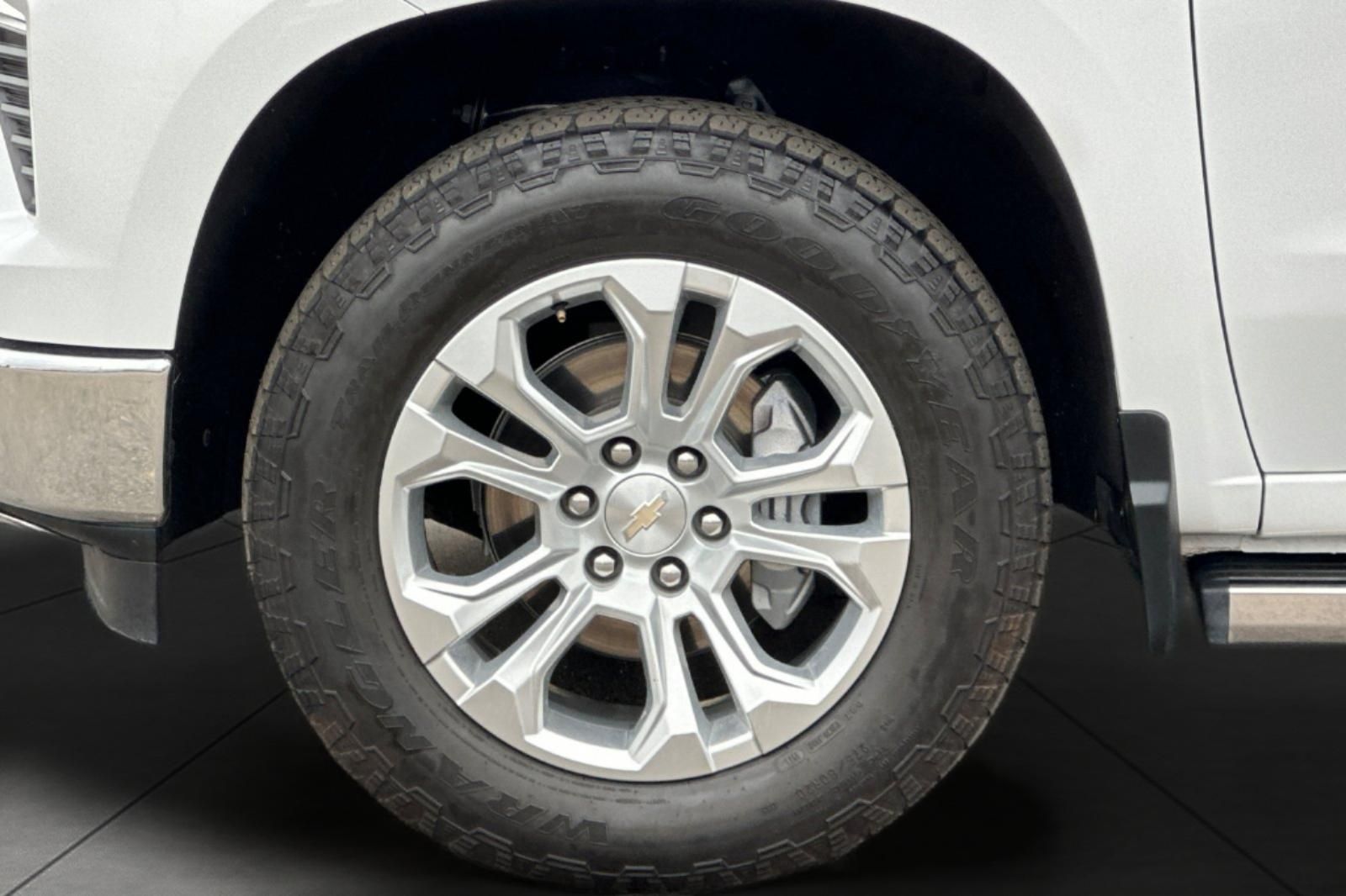 2023 Chevrolet Silverado 1500 LTZ photo 4