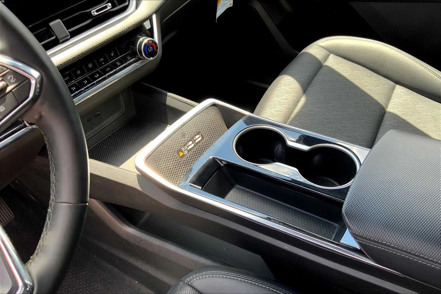 2025 Chevrolet Equinox LT photo 14