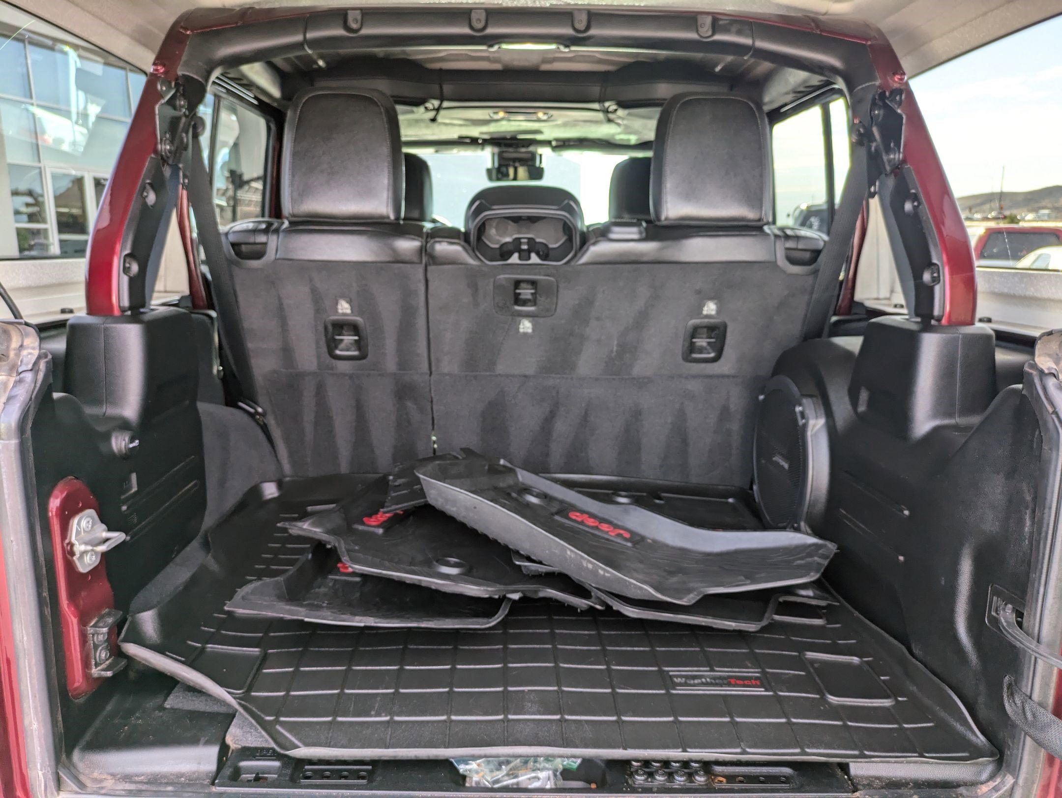 2021 Jeep Wrangler Unlimited Sahara High Altitude photo 26