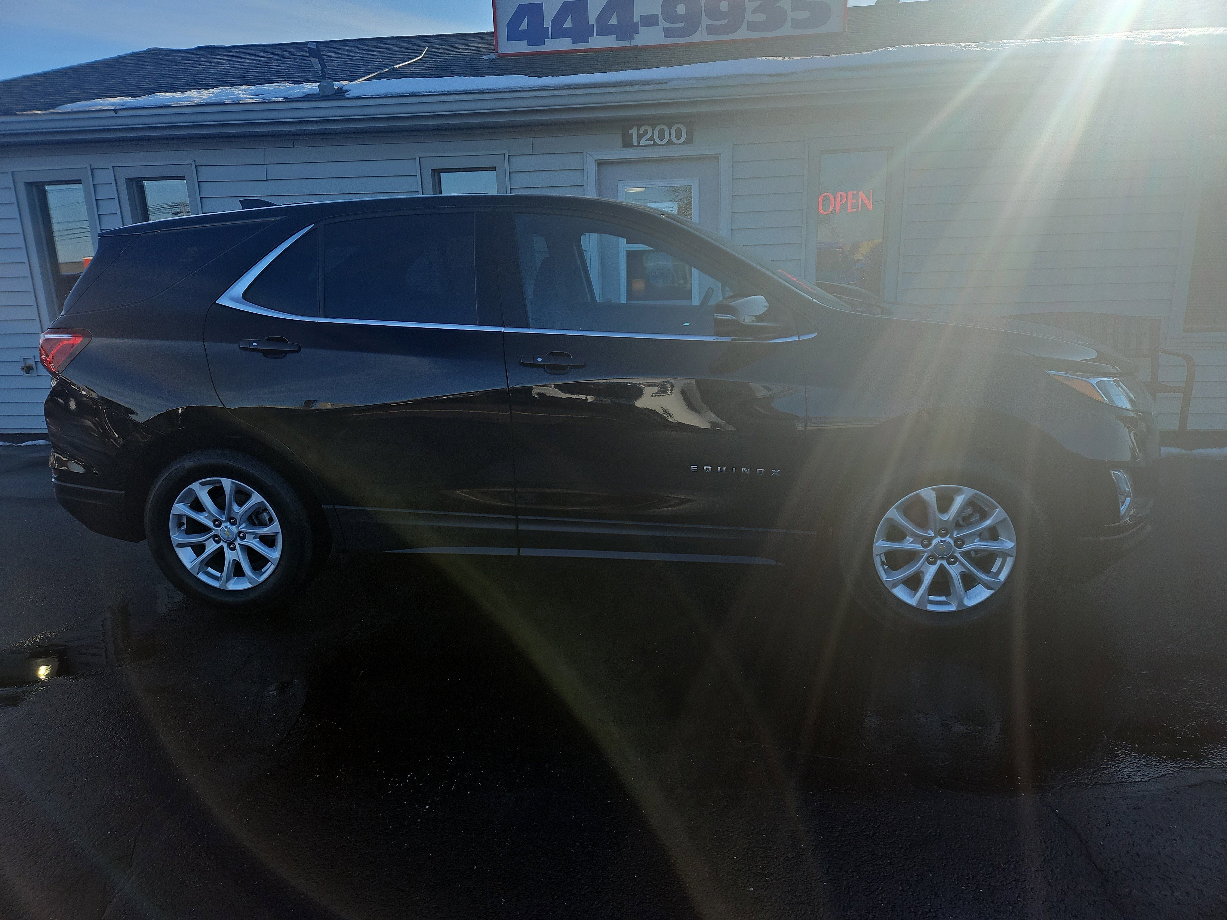 Used 2019 Chevrolet Equinox LT with VIN 2GNAXKEV8K6104687 for sale in Washington, IL