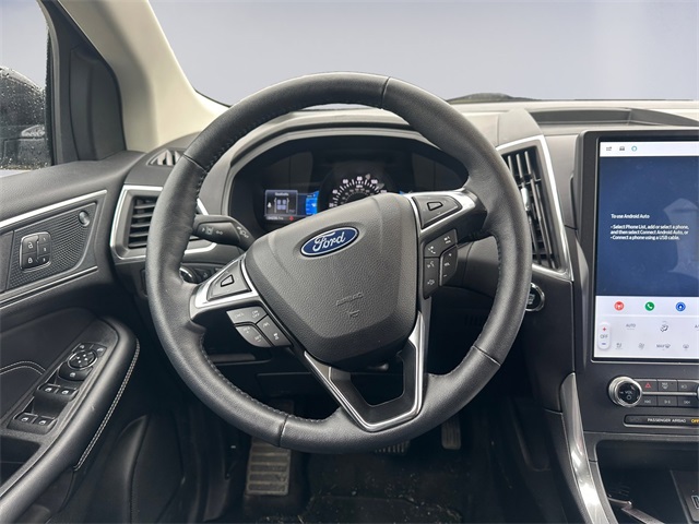 2024 Ford Edge Titanium photo 12