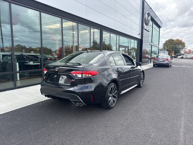 2022 Toyota Corolla SE photo 3