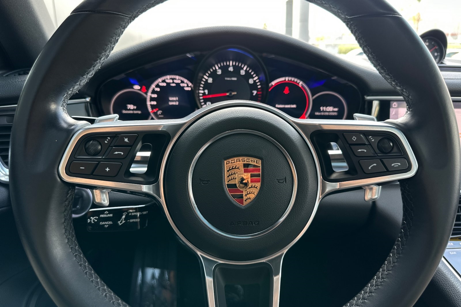 2018 Porsche Panamera 4 photo 28