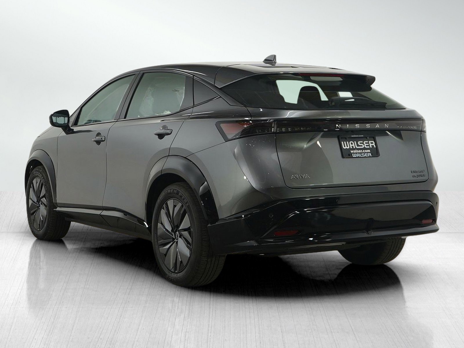 2024 Nissan ARIYA Engage Evolve+ Empower photo 3