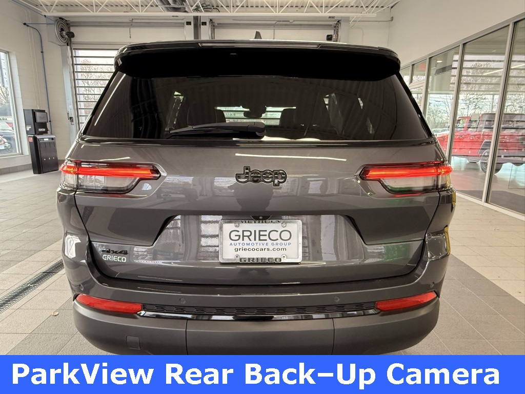 2024 Jeep Grand Cherokee Altitude photo 3