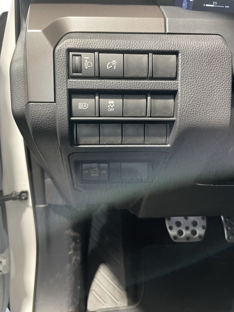 2025 Toyota Tacoma photo 24