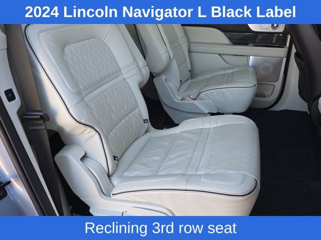2024 Lincoln Navigator Black Label photo 33