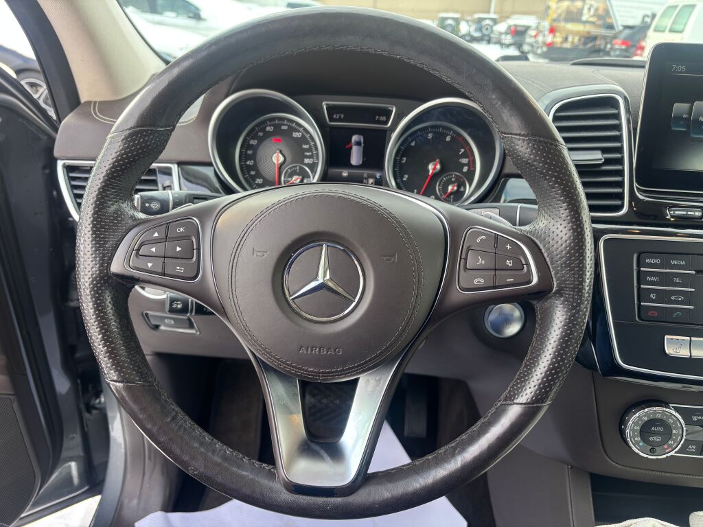 2018 Mercedes Benz GLS 450 4MATIC photo 4