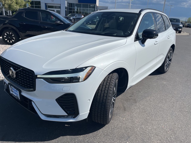 2025 Volvo XC60 B5 photo 7