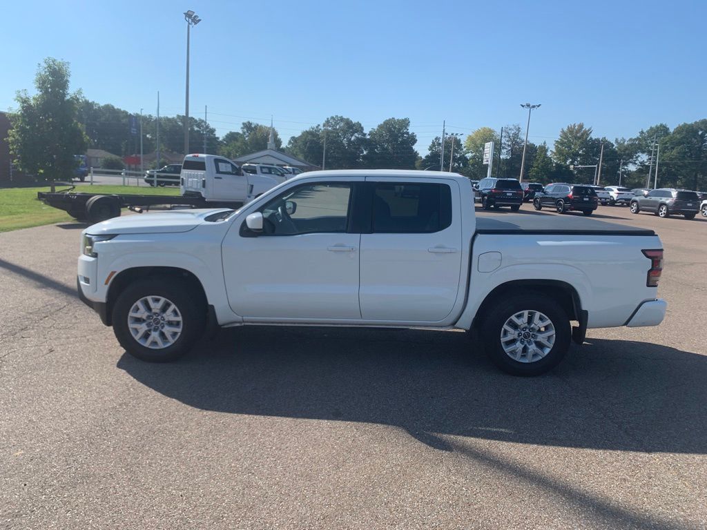 2022 Nissan Frontier SV photo 3