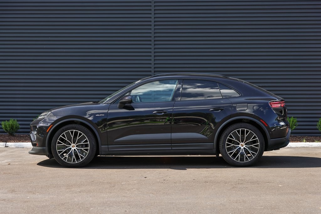 2024 Porsche Macan Electric 4 photo 2