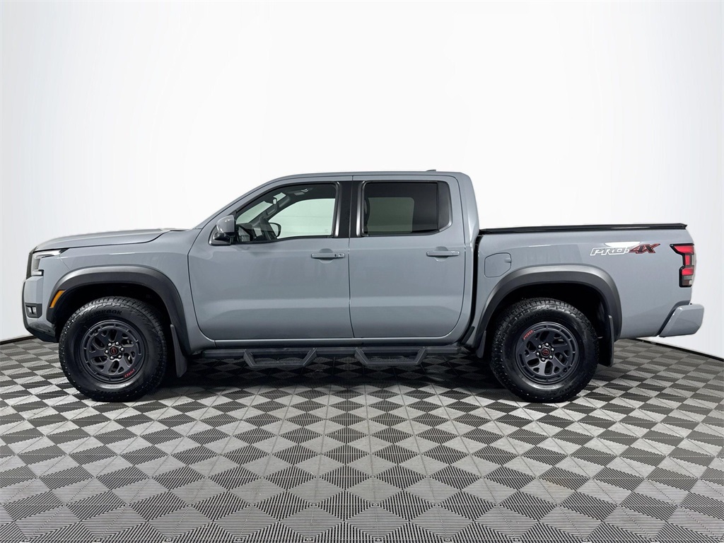 2025 Nissan Frontier PRO-4X photo 2
