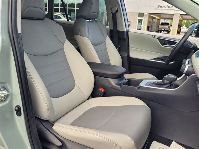2022 Toyota RAV4 Hybrid XLE Premium photo 15