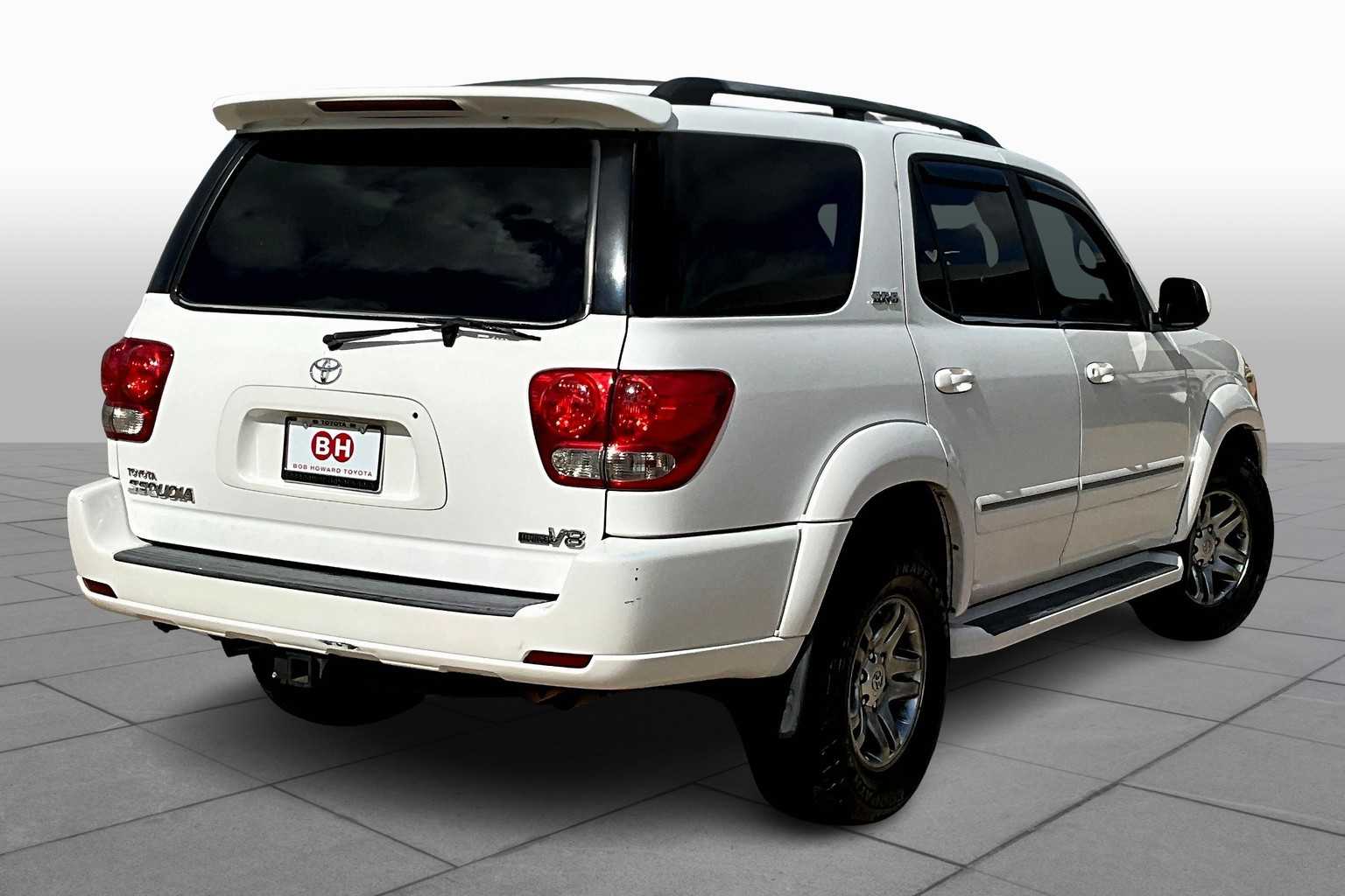 2005 Toyota Sequoia SR5 photo 12