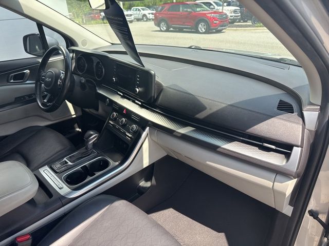 2022 Kia Carnival LX photo 24