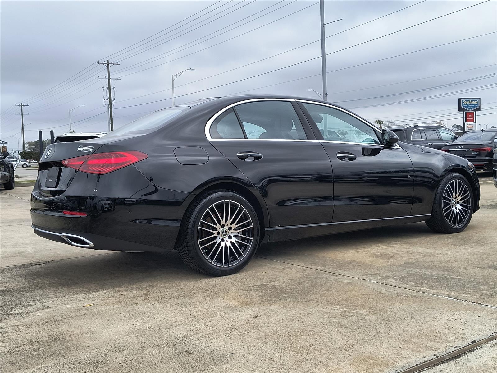 2025 Mercedes Benz C 300 photo 4