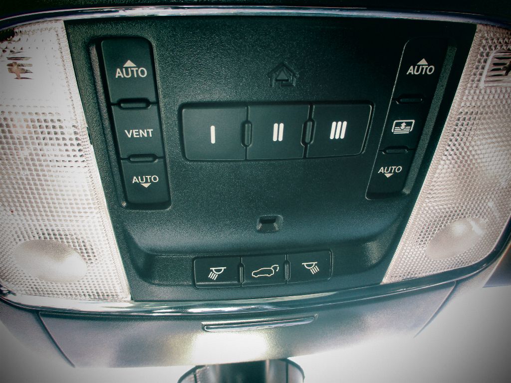 2019 Jeep Grand Cherokee Limited photo 2