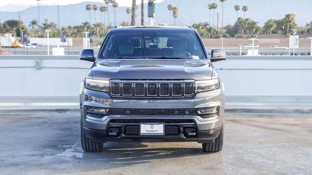 2025 Jeep Grand Wagoneer L II photo 3