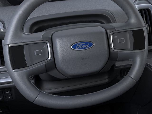 2025 Ford Expedition photo 9