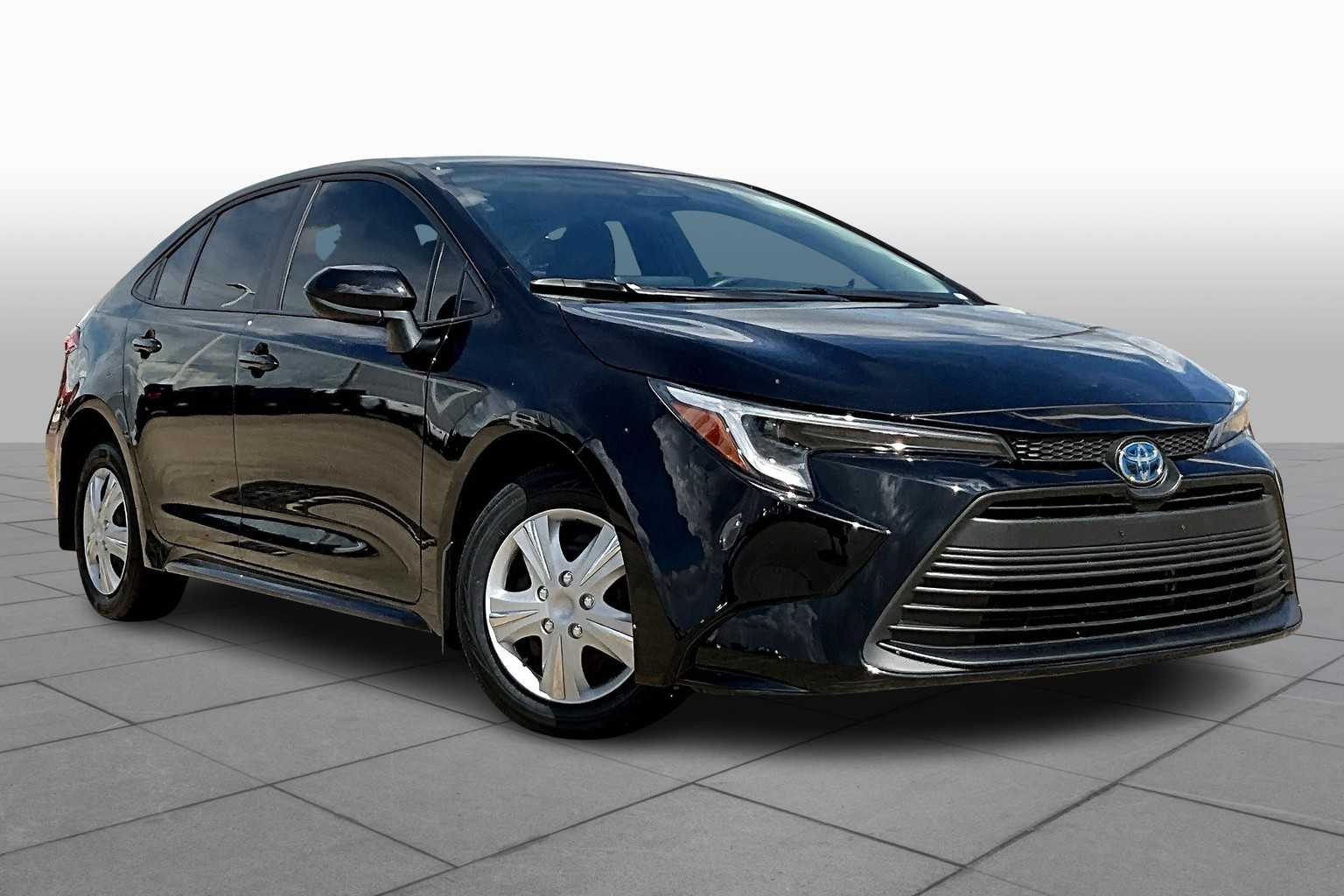 2025 Toyota Corolla LE photo 2