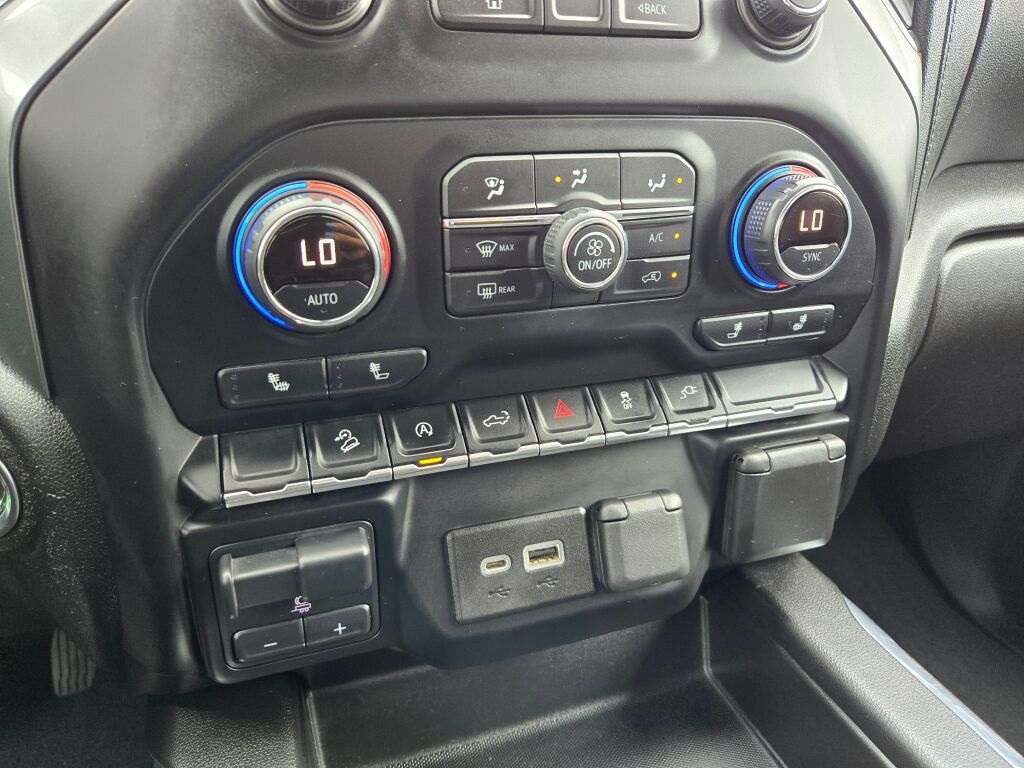 2021 Chevrolet Silverado 1500 RST photo 24