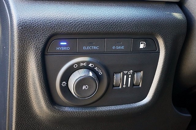2023 Jeep Cherokee 4xe photo 30