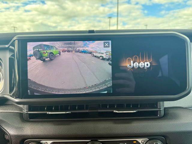 2025 Jeep Wrangler Willys photo 17