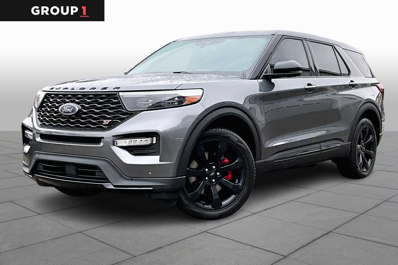 2022 Ford Explorer ST's photo