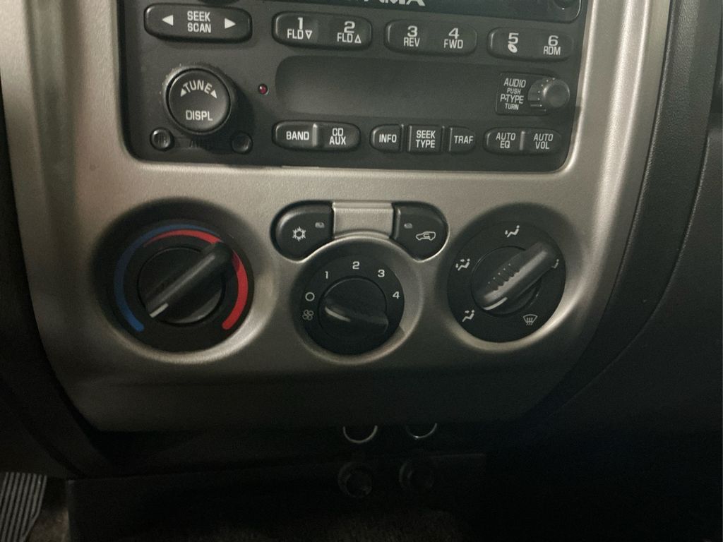 2010 Chevrolet Colorado photo 14