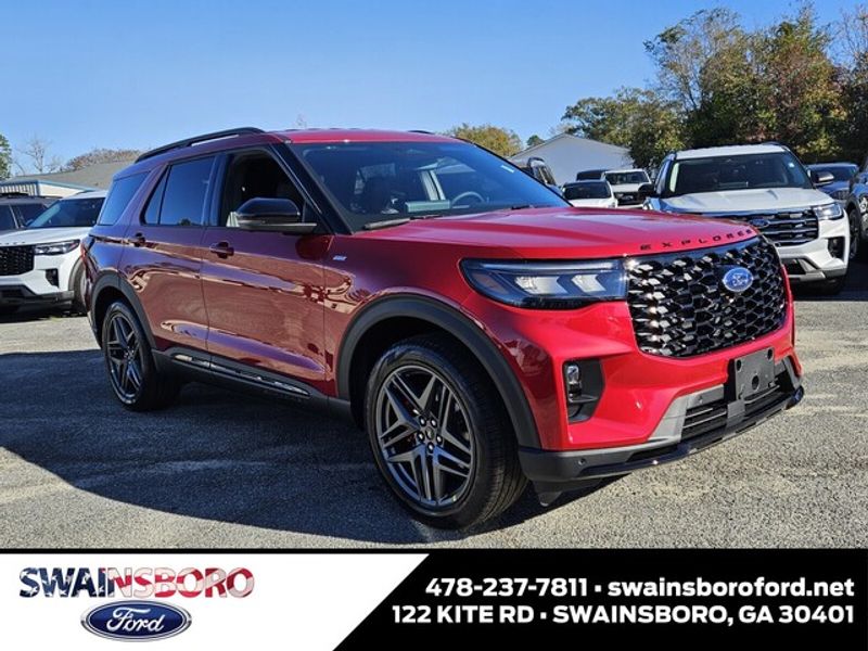 2026 Ford Explorer ST-LINE's photo