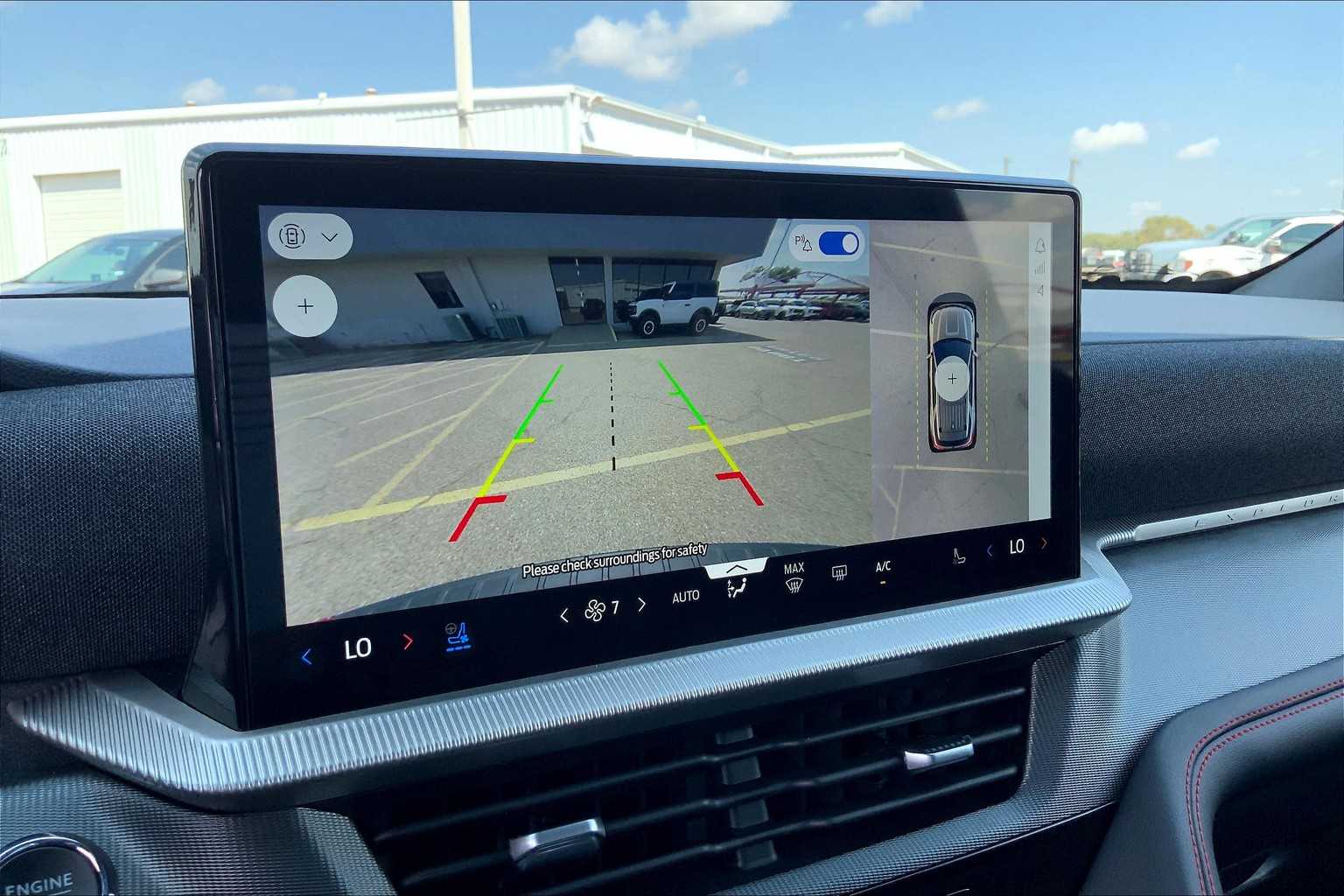 2025 Ford Explorer ST photo 19