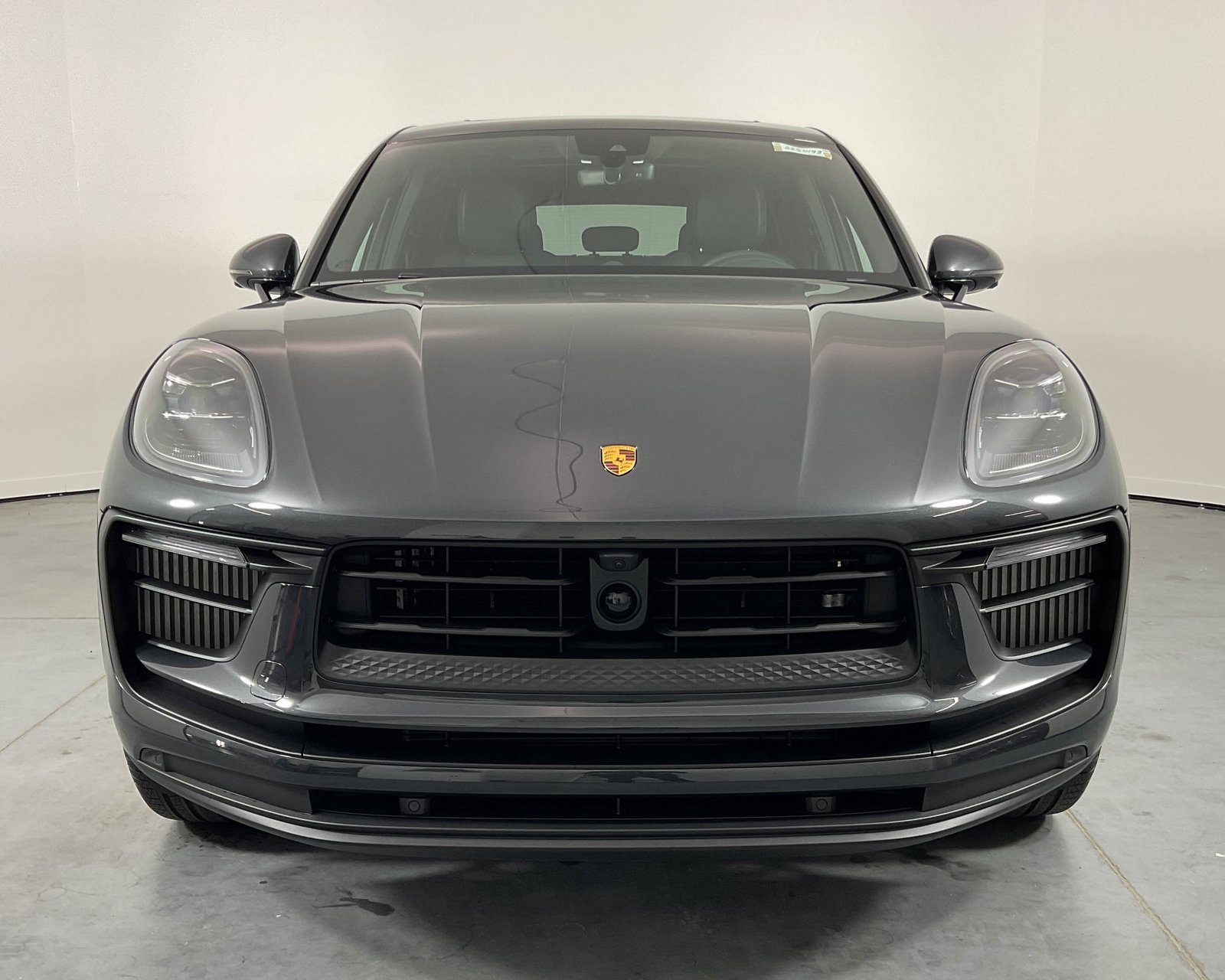 2025 Porsche Macan S photo 10