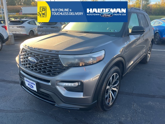 2022 Ford Explorer ST-LINE's photo