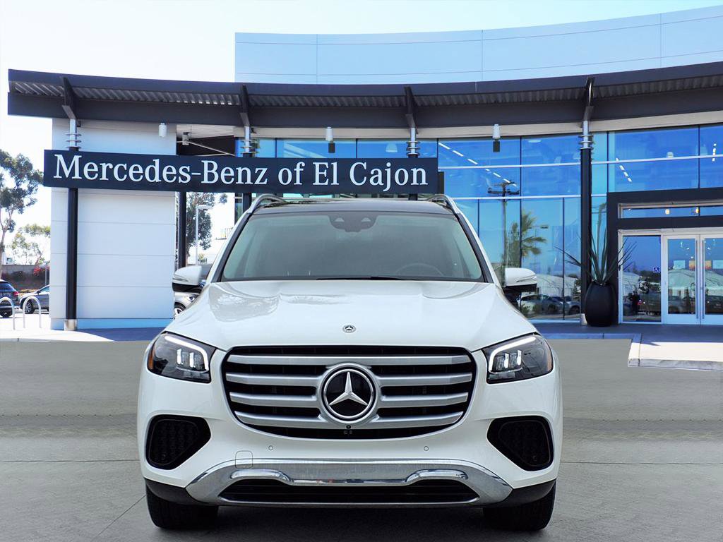 2024 Mercedes Benz GLS 450 4MATIC photo 2