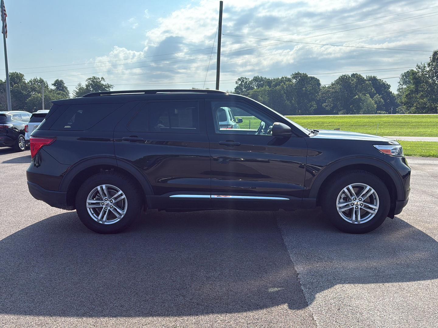 2023 Ford Explorer XLT photo 4