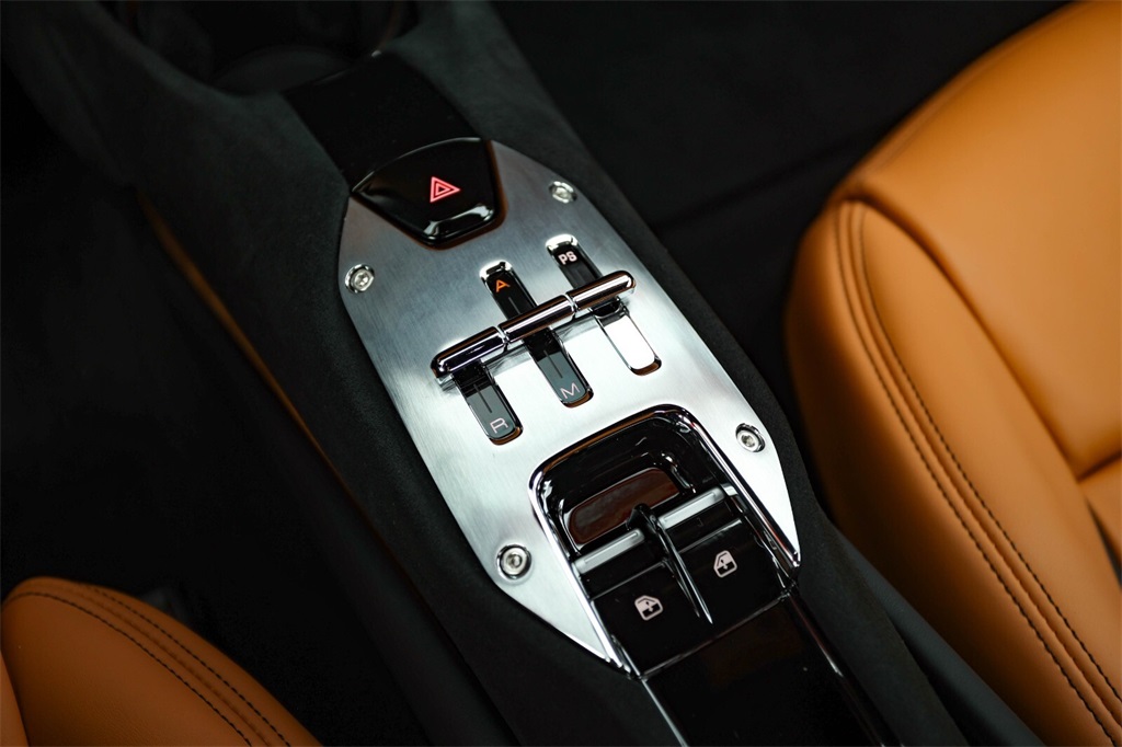 2025 Ferrari 296 GTB photo 28