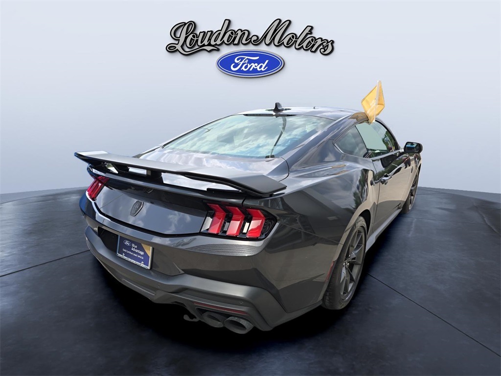 2024 Ford Mustang Dark Horse photo 4