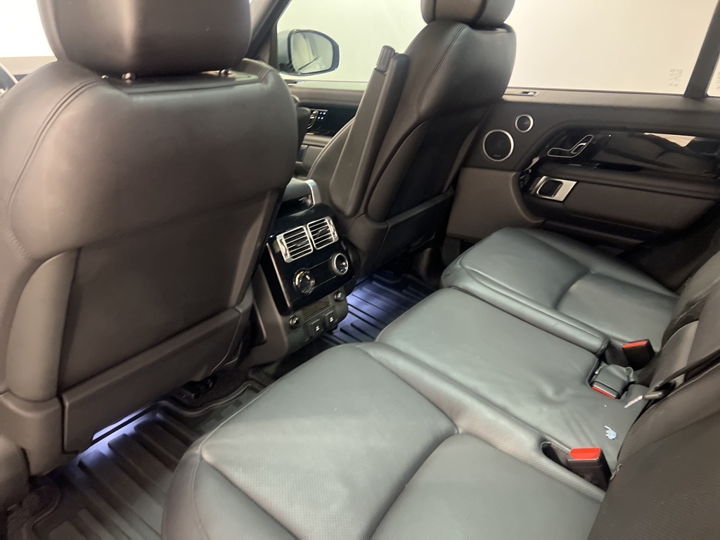 2020 Land Rover Range Rover HSE photo 18
