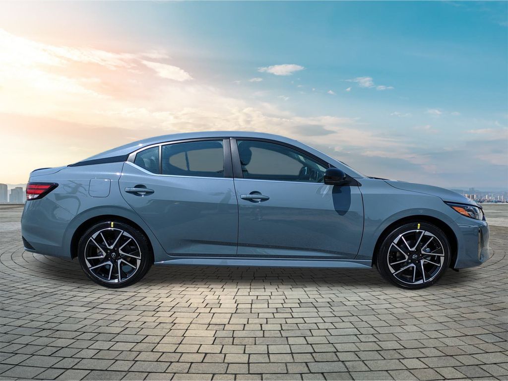 2025 Nissan Sentra SR photo 2