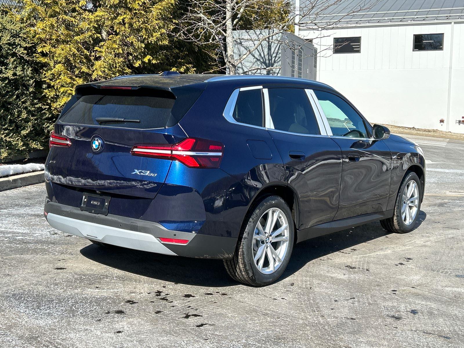 New 2025 Tanzanite Blue II Metallic BMW 30 xDrive image 2