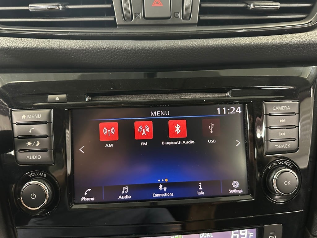 2018 Nissan Rogue SV photo 10