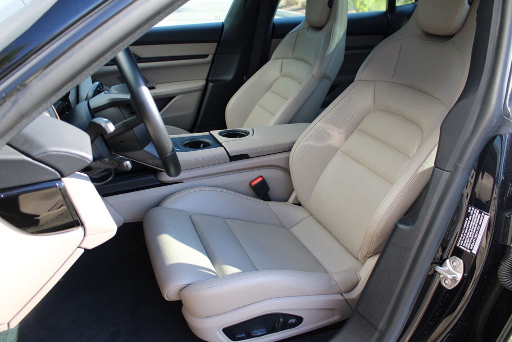 2024 Porsche Taycan S photo 5
