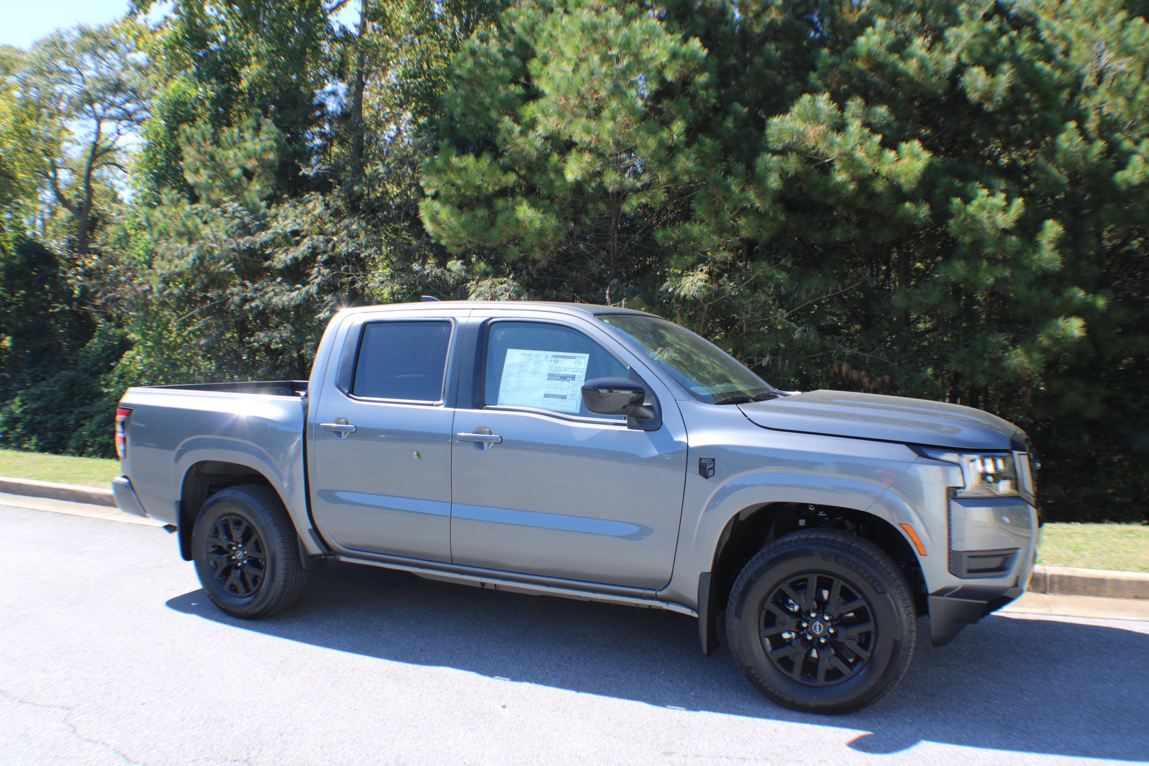 2026 Nissan Frontier SV's photo