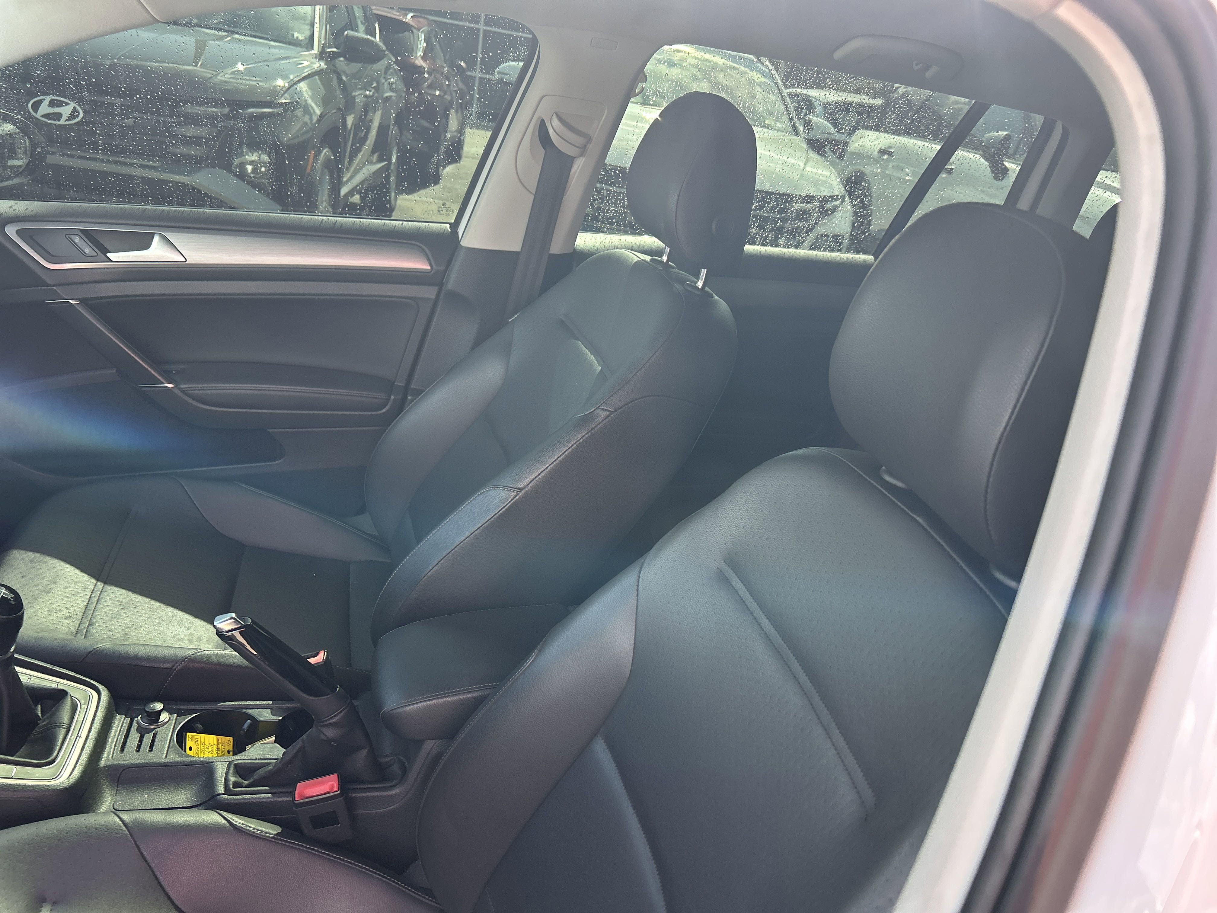 2015 Volkswagen Golf SportWagen TSI S photo 4