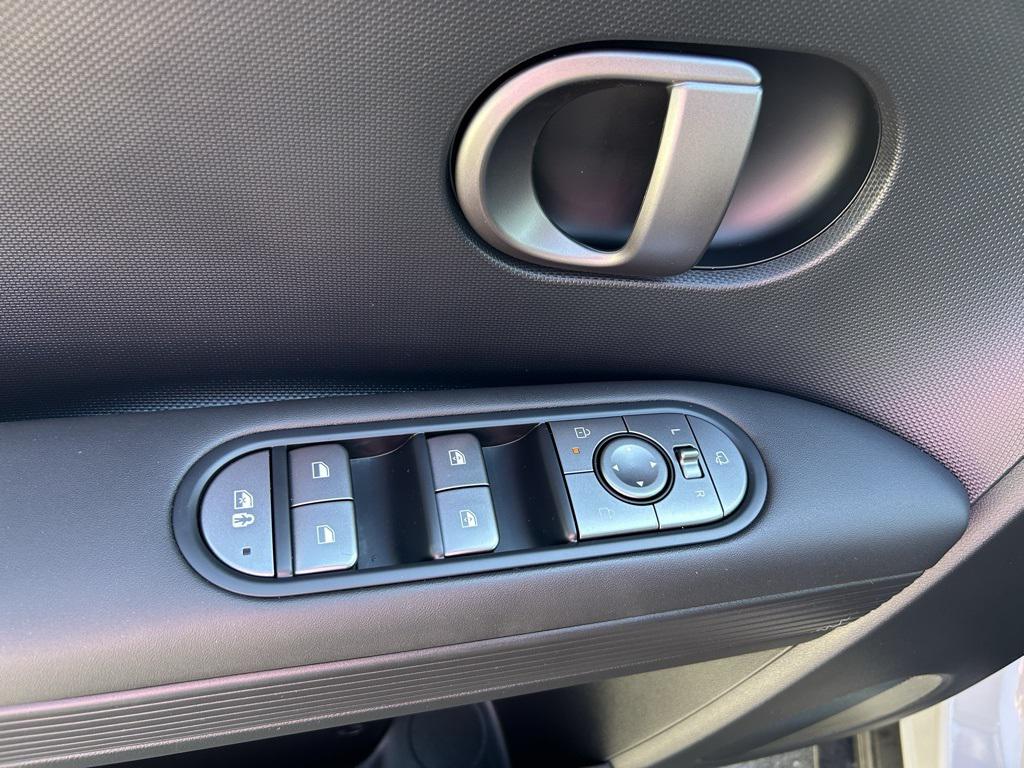 2025 Hyundai Ioniq 5 SEL photo 11